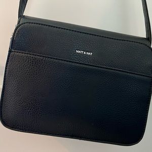 Matt & Nat Black Elle crossbody purse